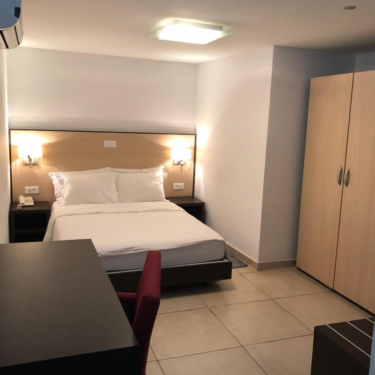 Residence Achenbach Abidjan Kamer foto