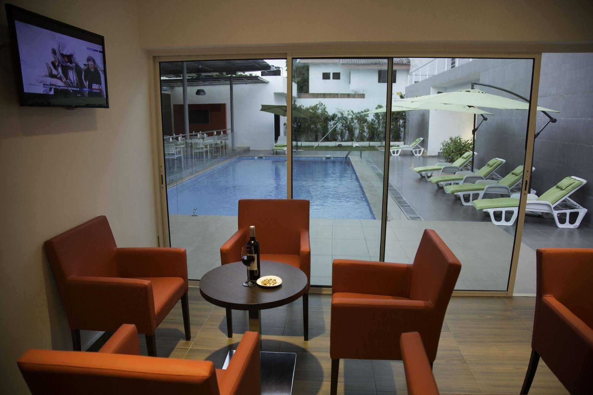 Residence Achenbach Abidjan Buitenkant foto